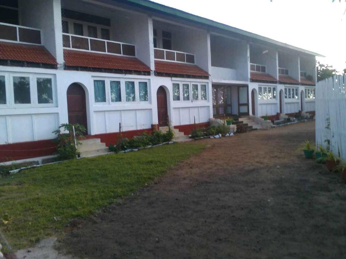 New Rest House Sea View Hotel نيجومبو المظهر الخارجي الصورة